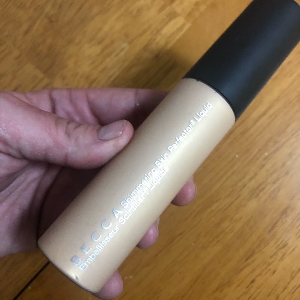 BECCA shimmering skin perfector